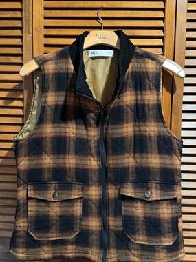 BKE Women’s Black and Brown Plaid Quilted Vest
